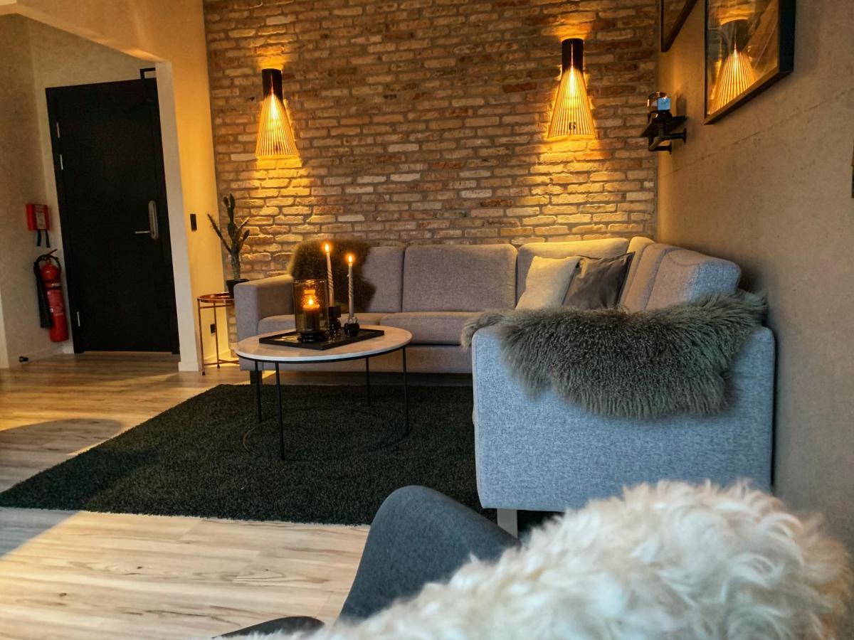 Broncks Apartment 1 - Modern 2-Bedroom In The Heart Of Τόρσχαβν Εξωτερικό φωτογραφία