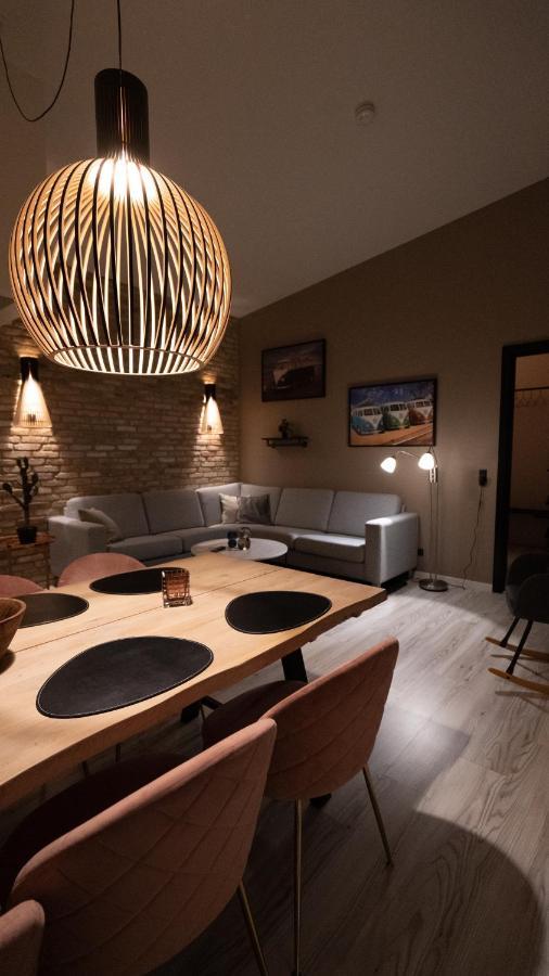 Broncks Apartment 1 - Modern 2-Bedroom In The Heart Of Τόρσχαβν Εξωτερικό φωτογραφία