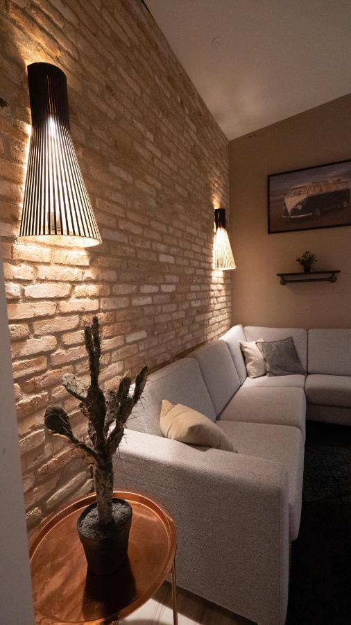 Broncks Apartment 1 - Modern 2-Bedroom In The Heart Of Τόρσχαβν Εξωτερικό φωτογραφία